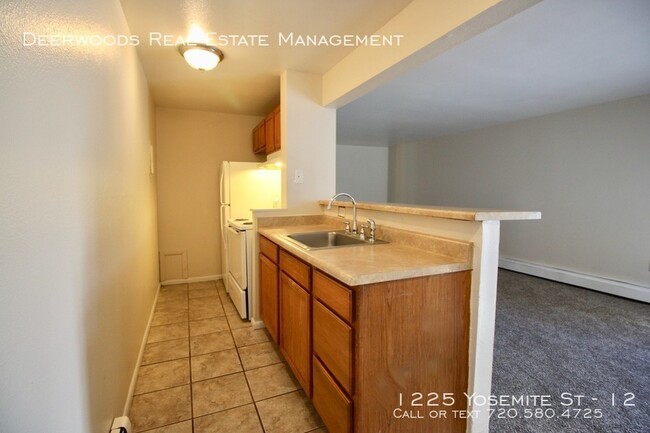 Building Photo - 1225 Yosemite St