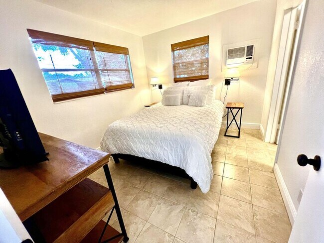 Foto del edificio - 437 W Rambling Dr