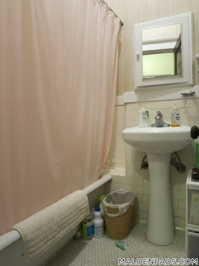 Building Photo - 17-19 Washington St.