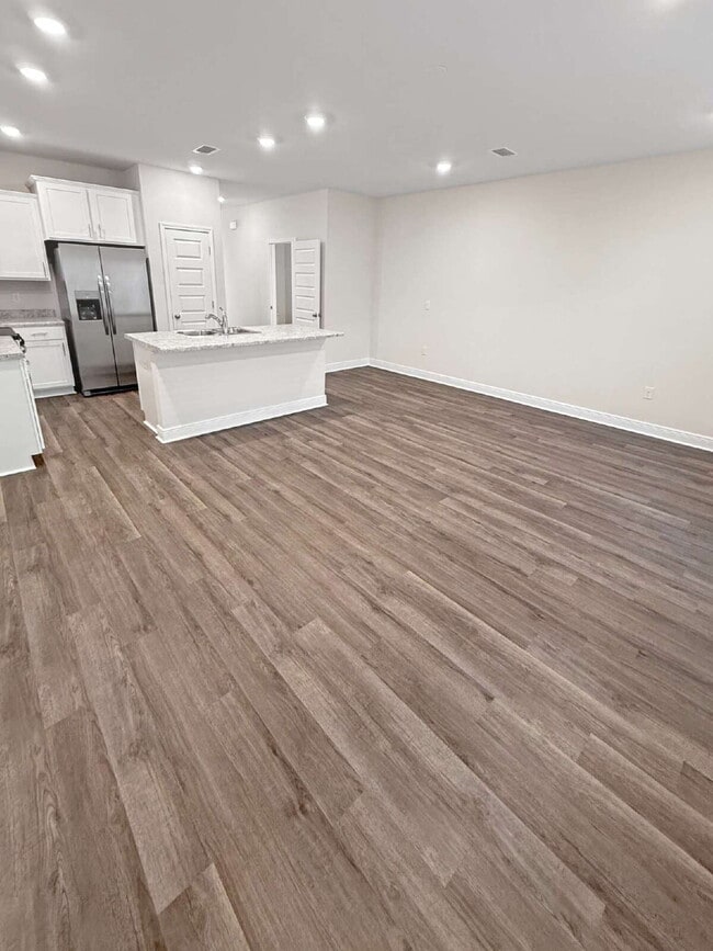 Building Photo - Modern 3BR Townhome for Rent Near NAS Pensacola – Updated & Move-In Ready