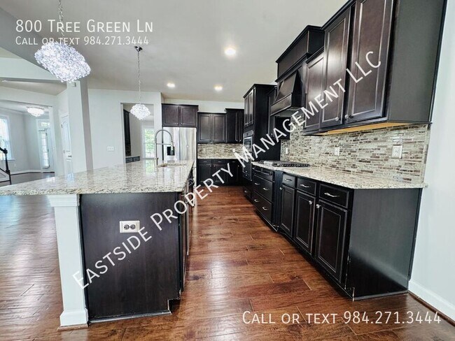 Foto del edificio - 800 Tree Green Ln