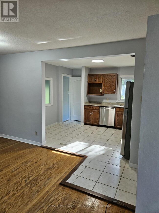 Building Photo - 98 Wigmore Dr