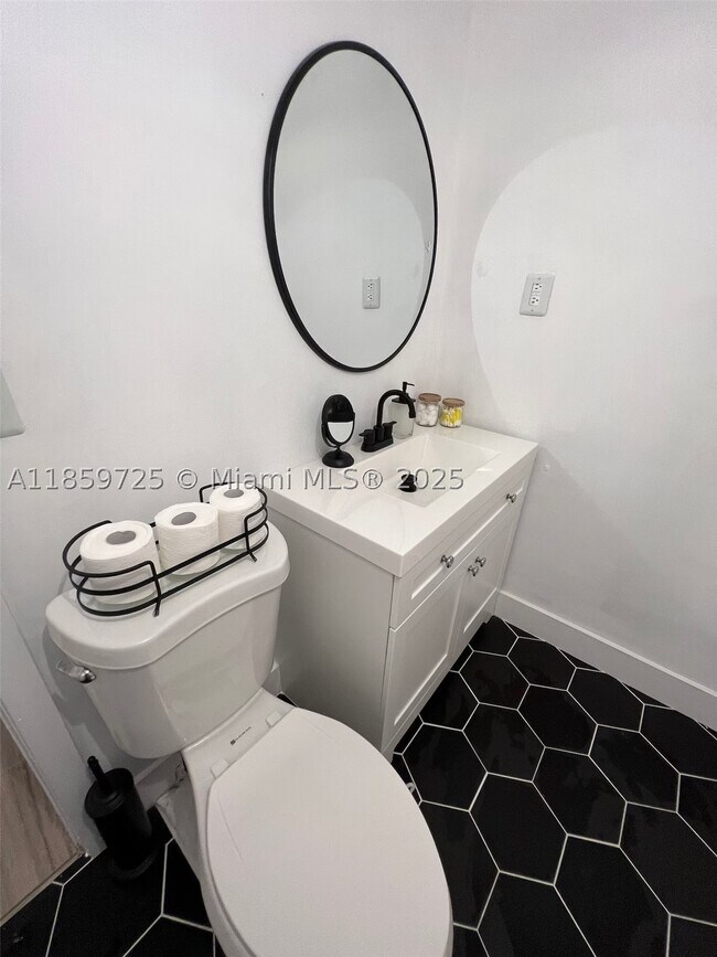 Foto del edificio - 2701 NW 24th St