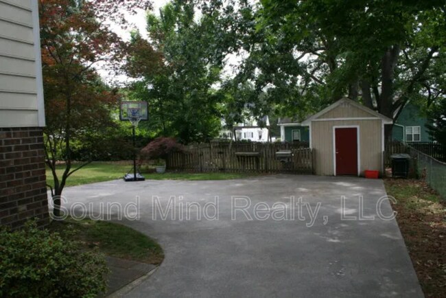 Building Photo - 1617 Burnt Mill Rd