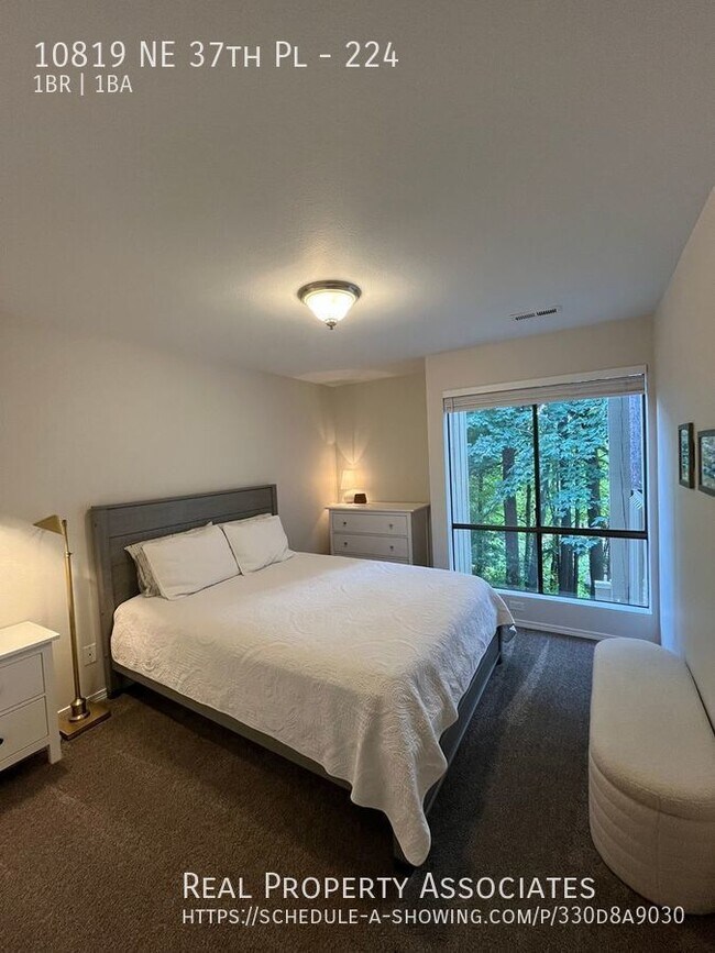 Building Photo - 1 Bedroom Condo in Bellevue