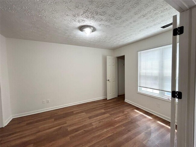 Foto del edificio - 93 Davis Mill Ct