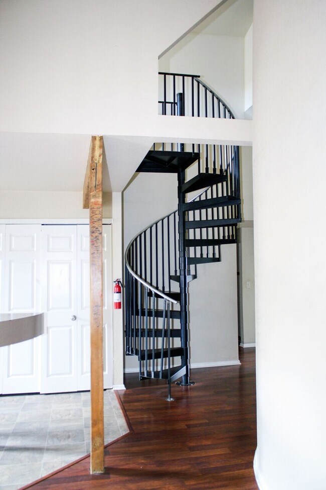 Foto del edificio - 2626 Parklake Ct