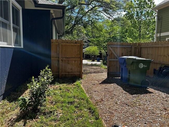 Foto del edificio - 111 Clifton St SE