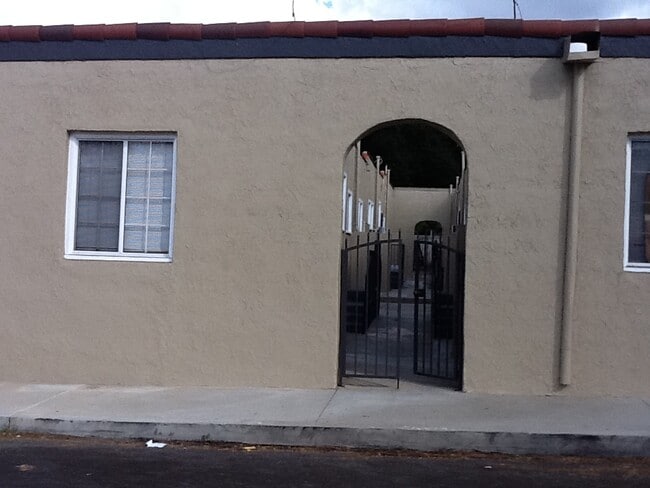 Building Photo - 8456 Fenwick St