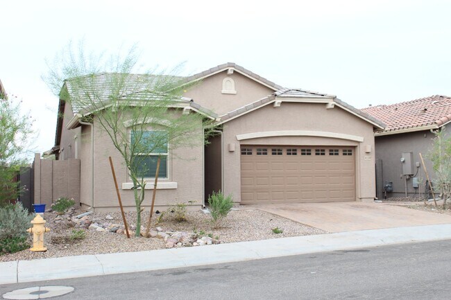 Building Photo - 5bdrm New River Home Available for Immedia...