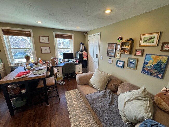 Photo - 735 Somerville Ave Apartment