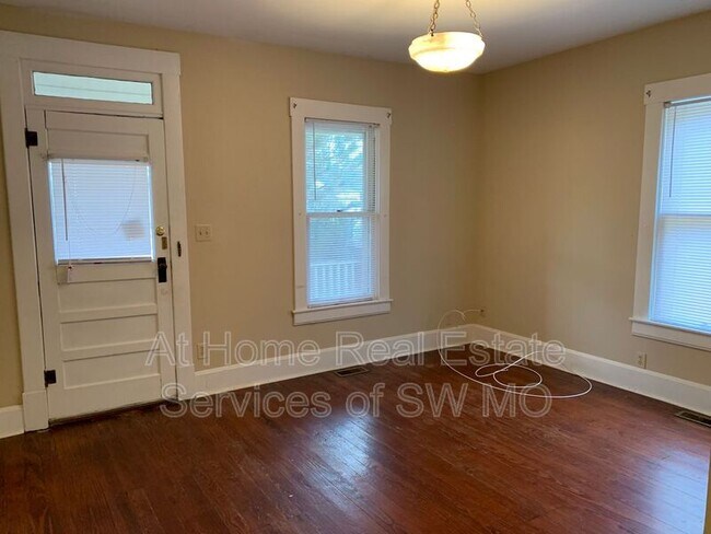 Foto del edificio - 1510 E McDaniel St