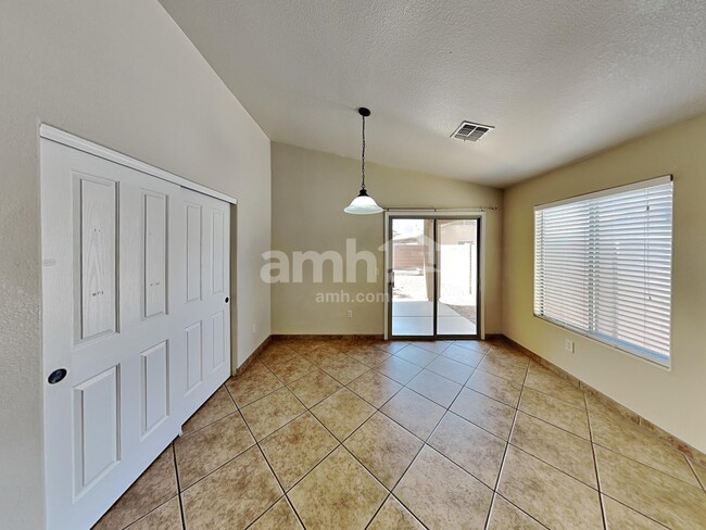 Foto del edificio - 6380 E Butte Stone Dr