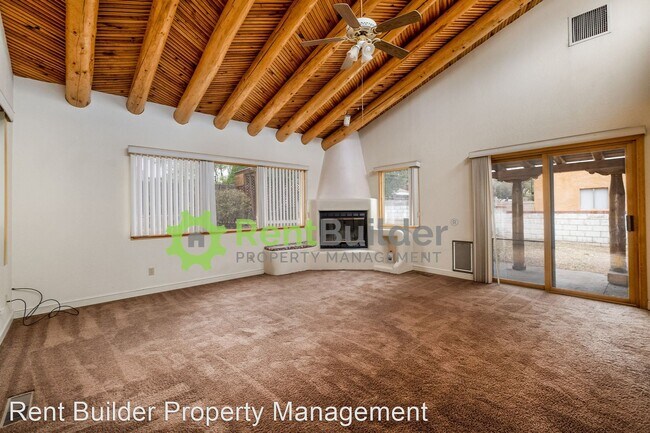 Foto del edificio - 2 br, 2 bath House - 4627 Hannett Ave. NE