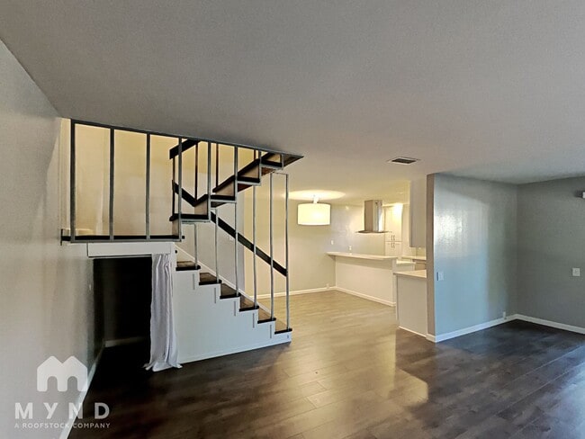 Building Photo - 10617 Caminito Cascara