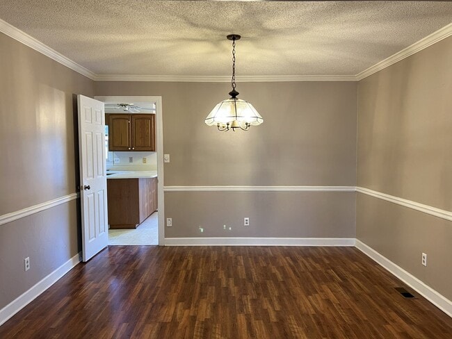 Building Photo - River North Country Club