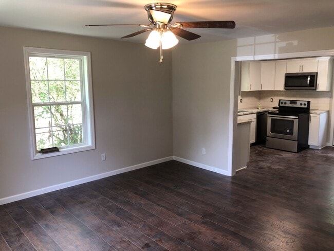 Building Photo - For Rent