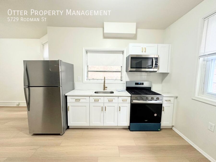 Foto principal - 3BR/1.5BA Lovely Cobbs Creek Home