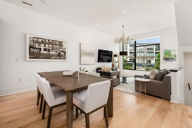 Foto del edificio - 111 Aston Row Ln
