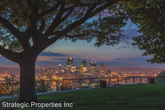 Foto del edificio - 3 br, 2 bath House - 302 Lorenz Ave