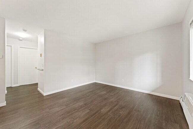 Foto del edificio - 5770 E Warren Ave