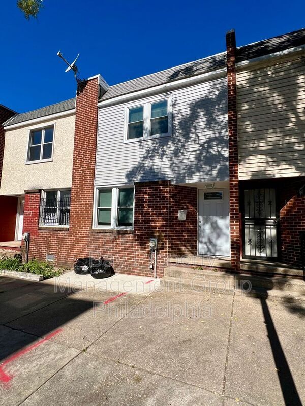 Primary Photo - 1617 Page St