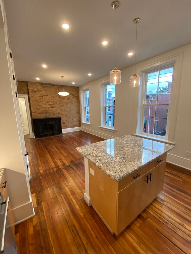 Foto principal - 1035 Dayton St