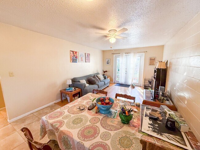 Foto del edificio - 422 SE 8th St