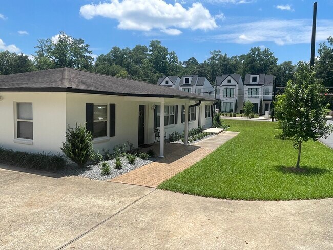 Building Photo - 124 W 4th Ave