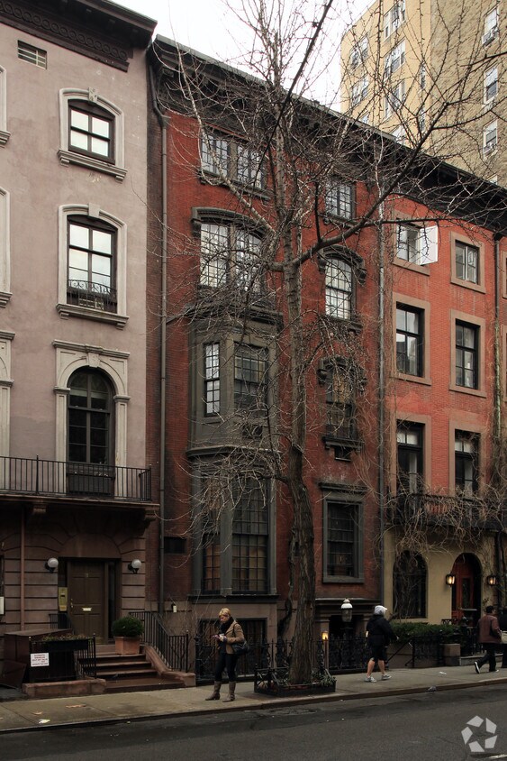 Primary Photo - 17 W 9th St