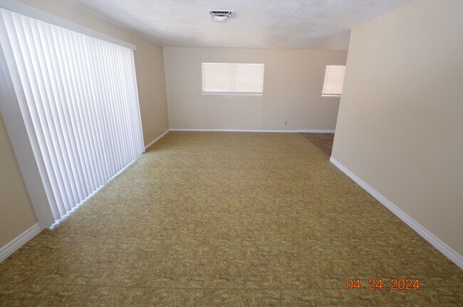 Foto del edificio - 5817 Shawnee Ave