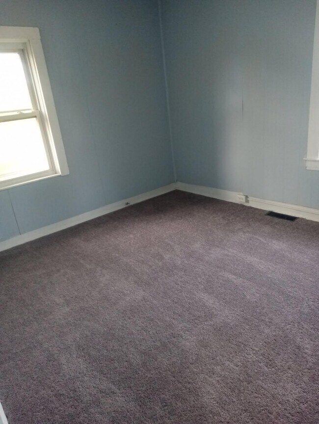 bedroom 1 - 942 Sycamore St