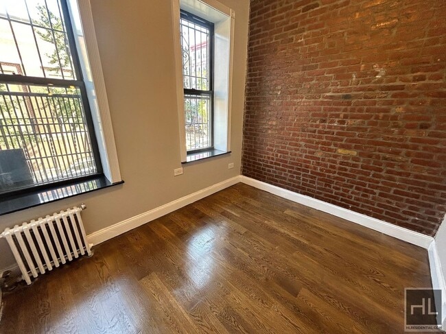 Building Photo - AVE. B