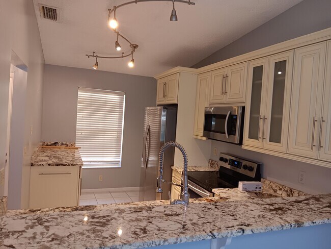 Building Photo - 5262 Breadfruit Cir