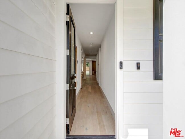 Building Photo - 10593 Kinnard Ave