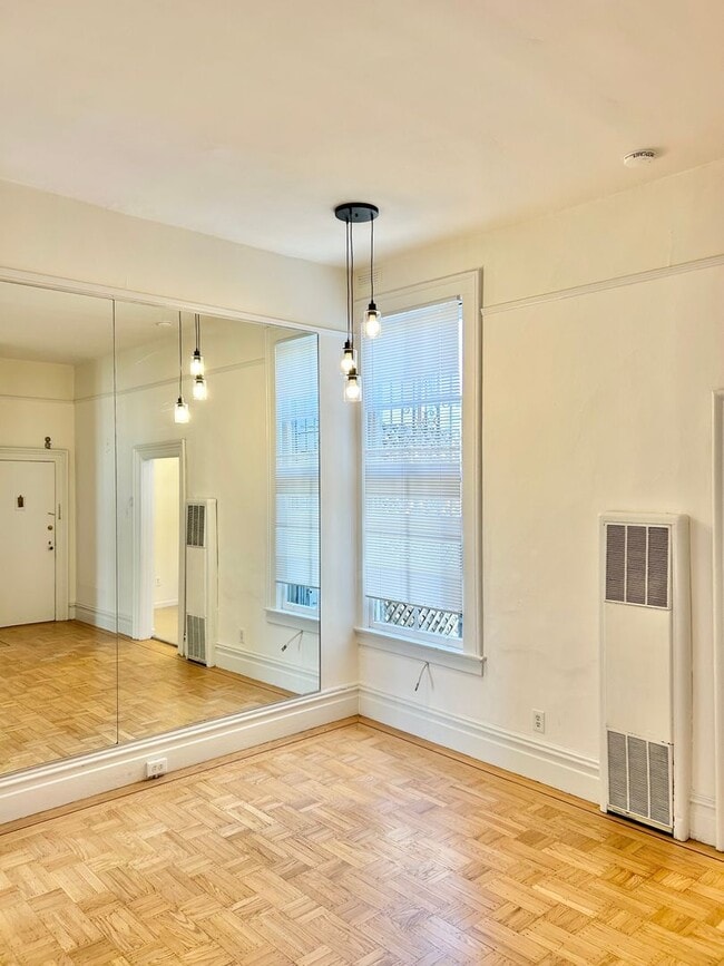 Building Photo - 2116-2118-2118 Greenwich St