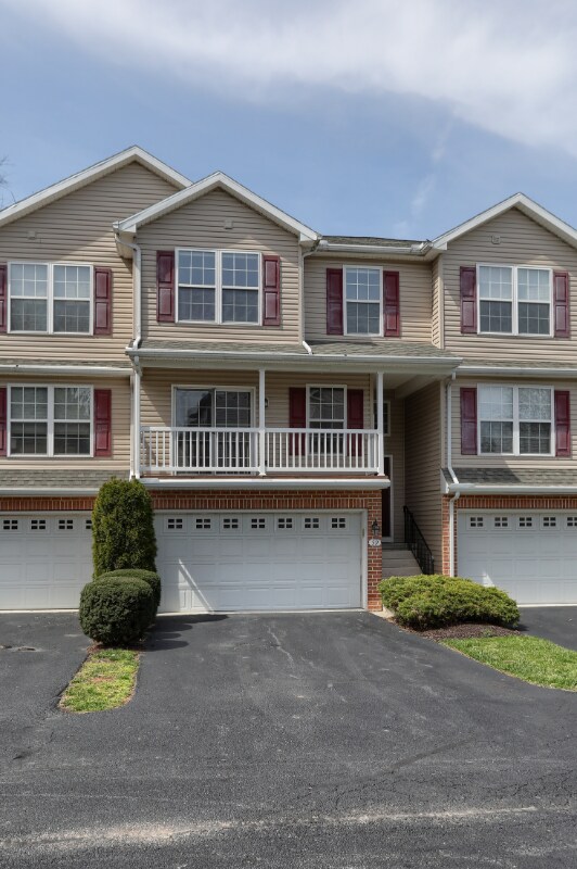 Primary Photo - 59 Parkside Dr