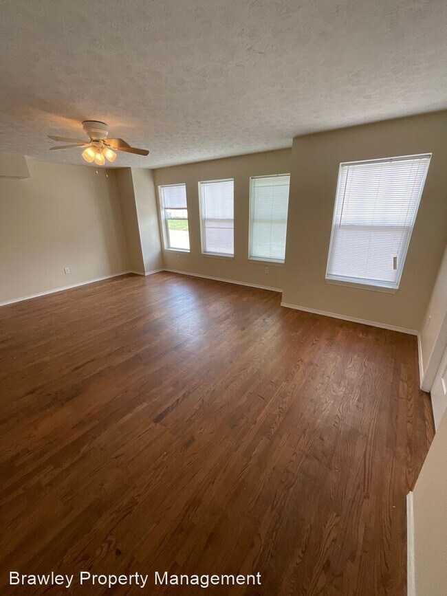 Building Photo - 5 br, 3 bath House - 318 E. 10th St