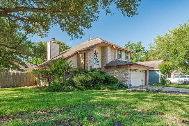 Foto del edificio - 15803 Locust Grove Dr