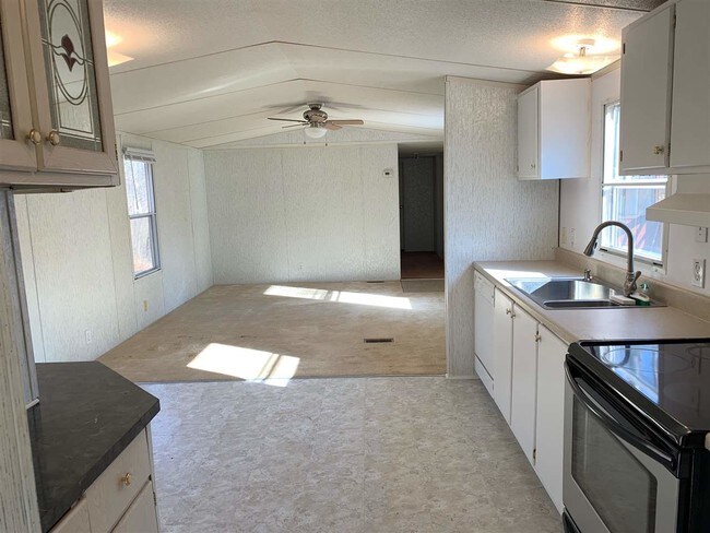 Foto del edificio - 3047 Whippoorwill Rd