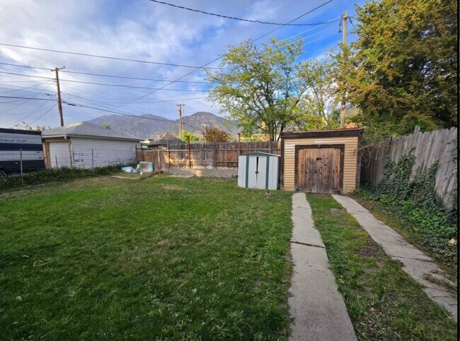 Building Photo - 271 S 700 W