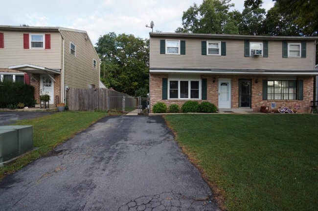 Building Photo - 322 Juniper Street