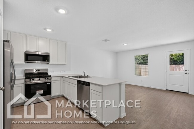 Building Photo - 412 Sambal Dr