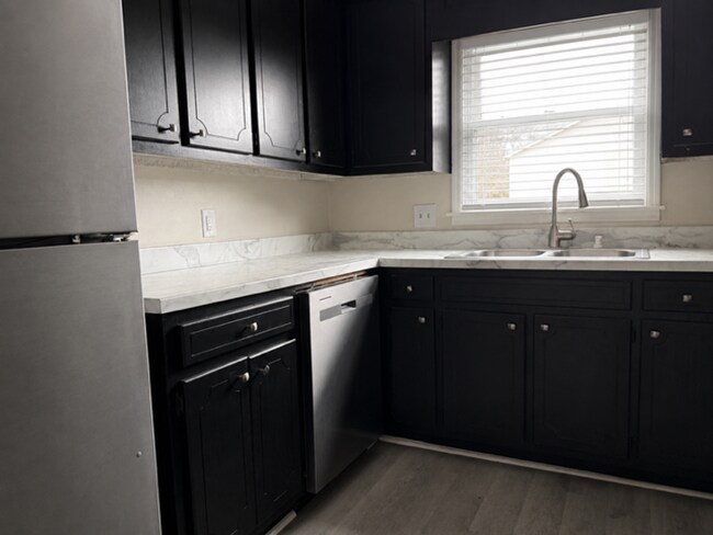 Building Photo - 4414 Bonnell Dr NW