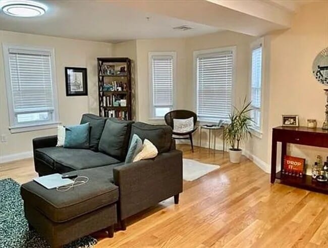 Foto del edificio - 553 Washington St