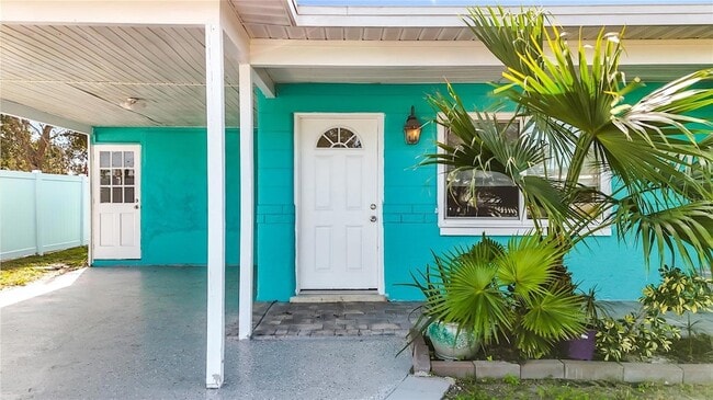 Foto del edificio - 5810 Tangerine Ave S