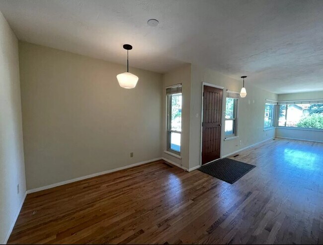 Building Photo - 100 La Placita Cir