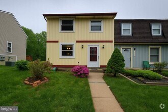 Building Photo - 25730 Valley Park Terrace