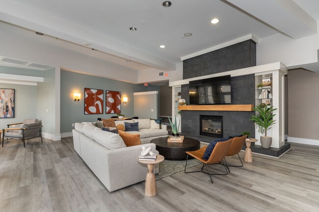 Building Photo - The Encore