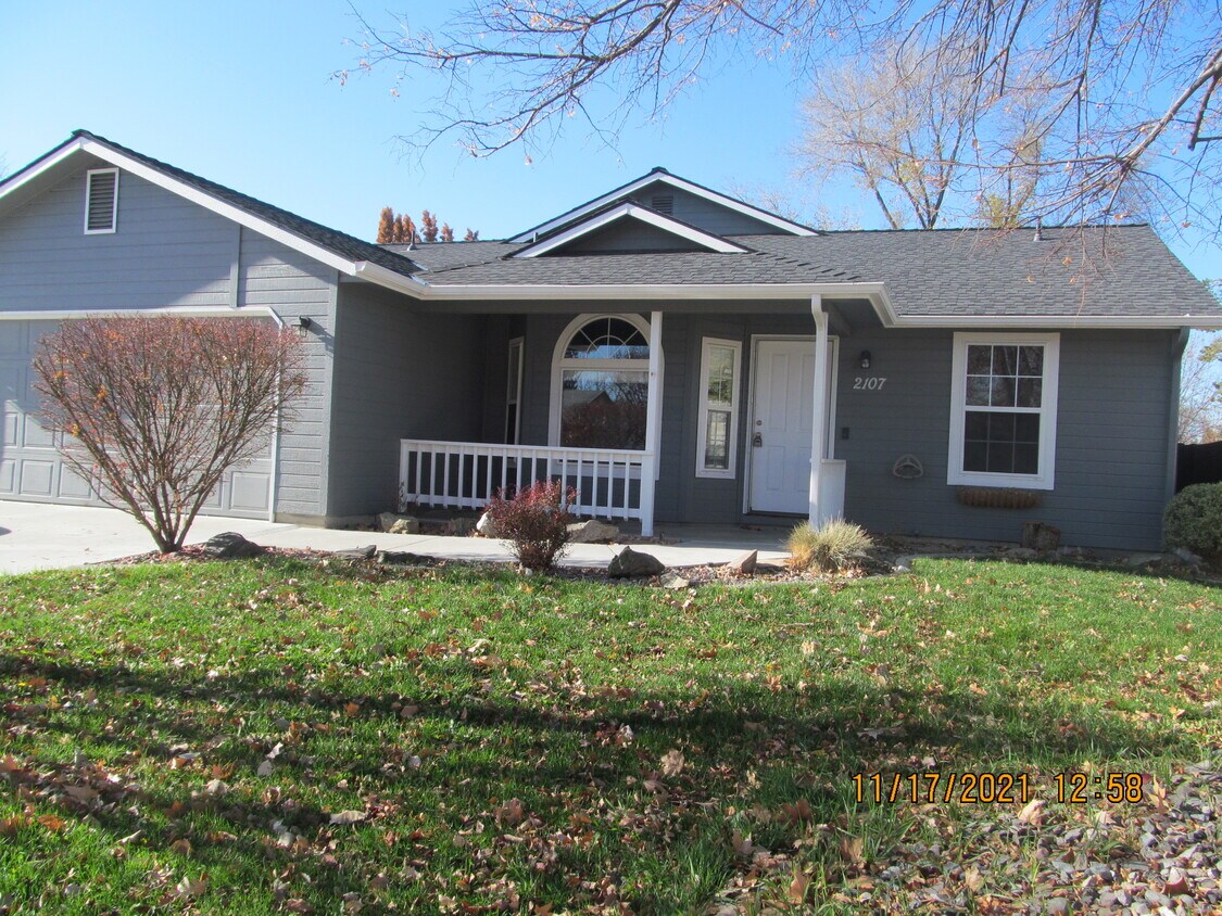 Primary Photo - 2107 Lambert Dr